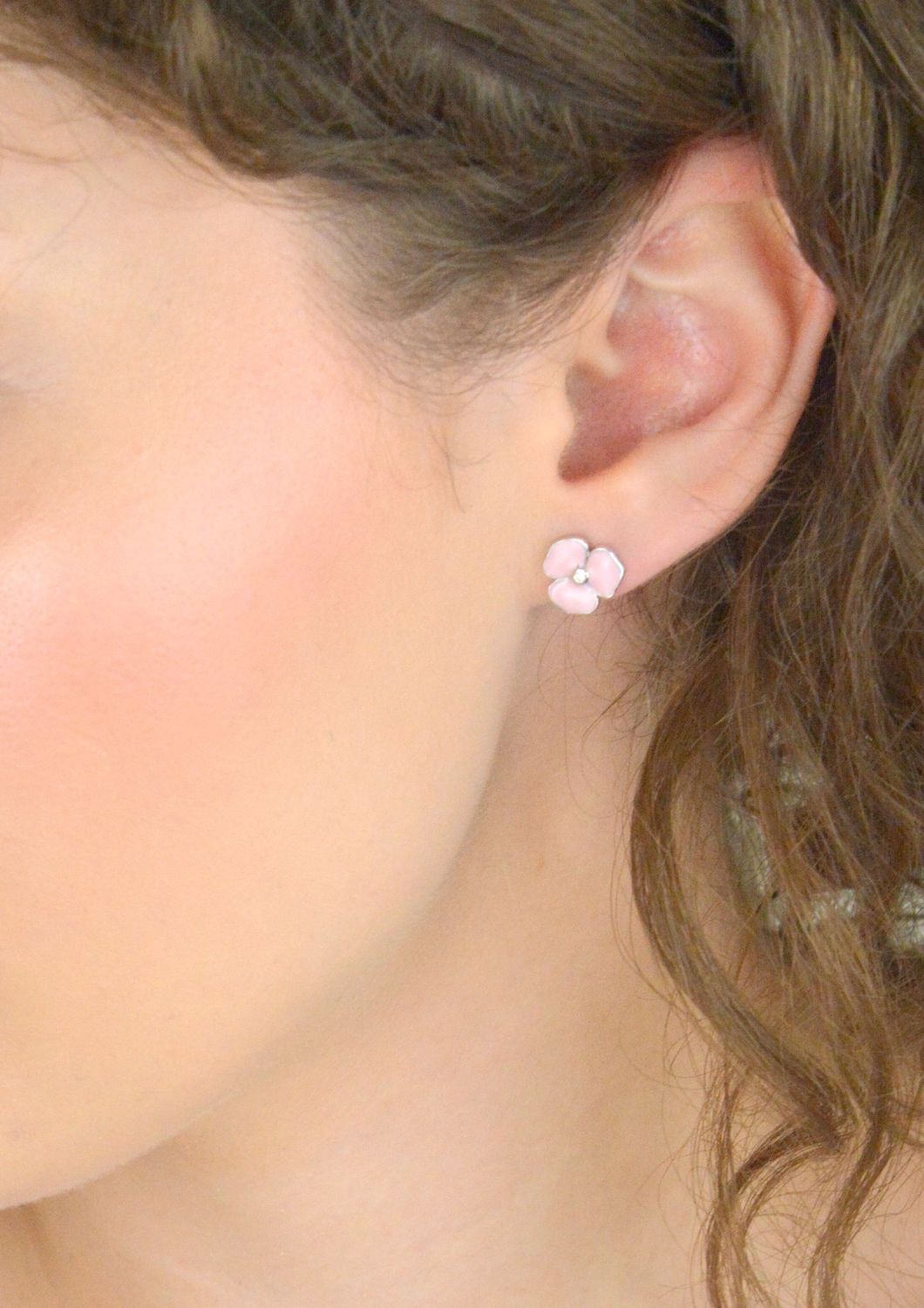 Kolczyki na wkrętki 'Różowe Kwiatki z emalią' DIA-KLC-ALDEM0084KSZTRH-925.png