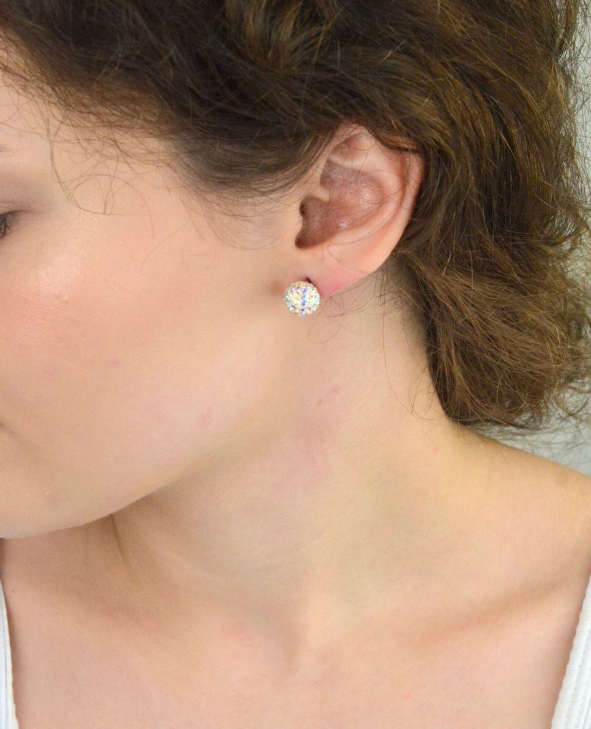 Srebrne kolczyki damskie kulki wkrętki białe.png