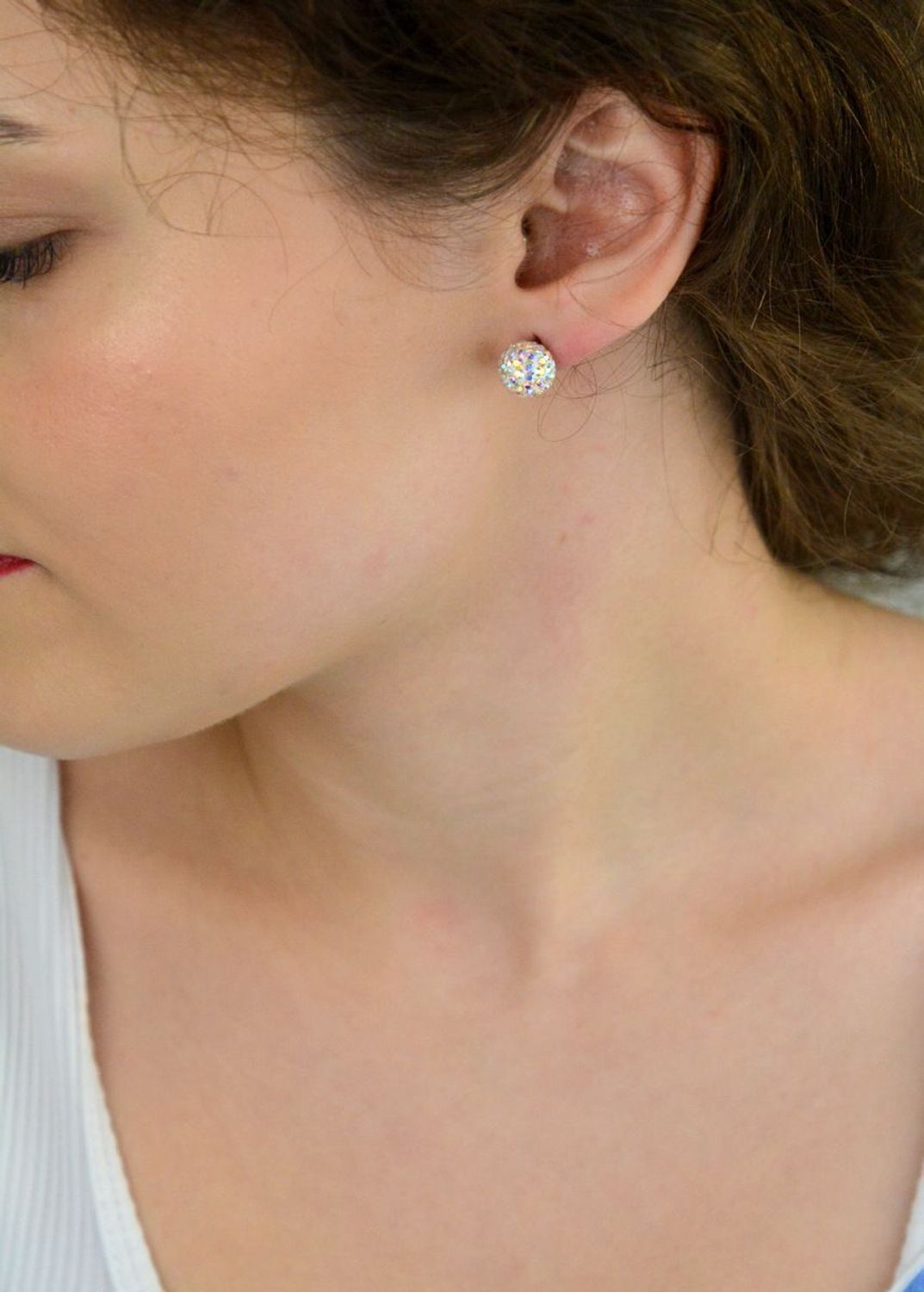 Srebrne kolczyki damskie kulki wkrętki białe.png