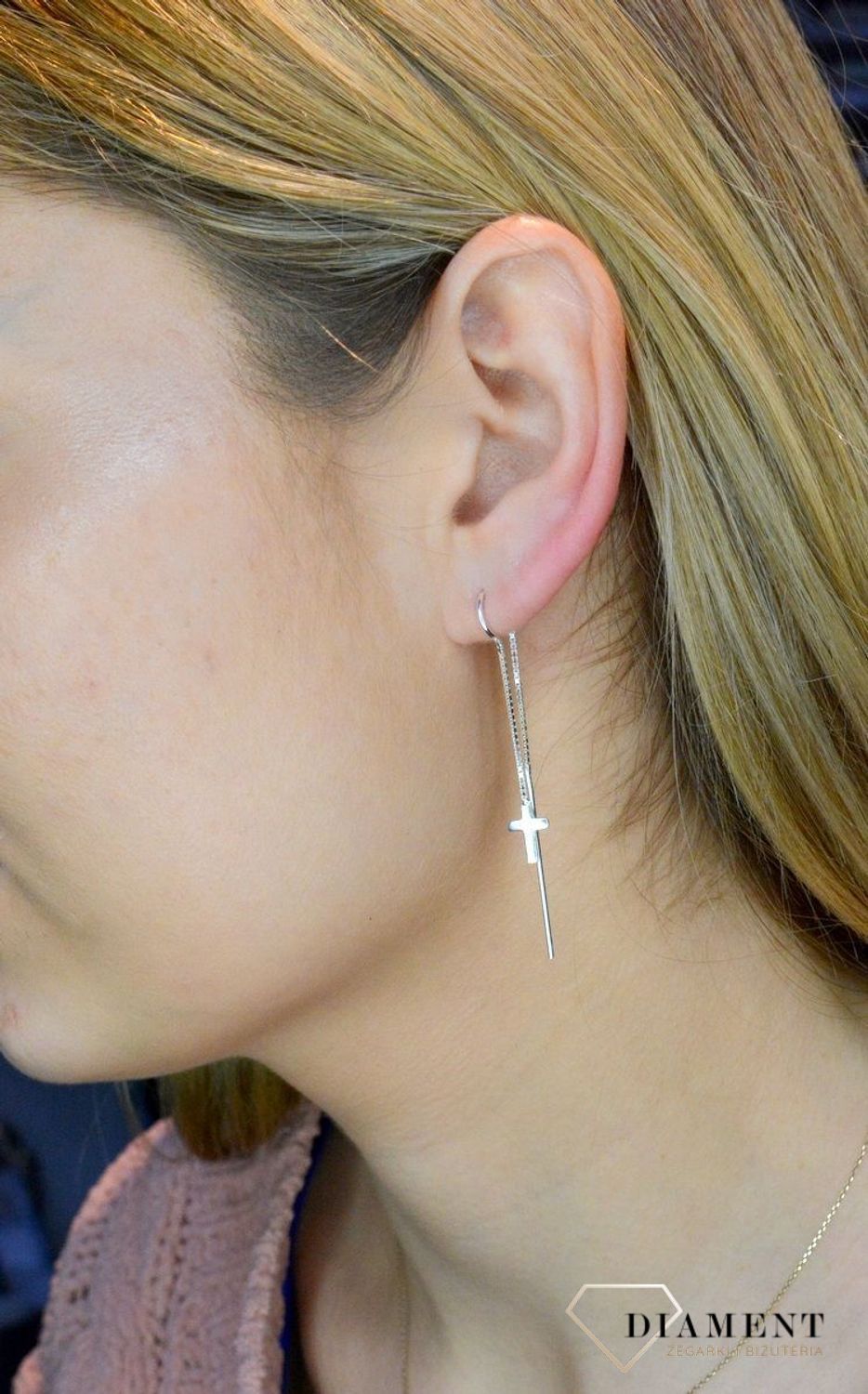 Srebrne kolczyki damskie przeciągane krzyżyk DIA-KLC-ALMS013-925.jpg