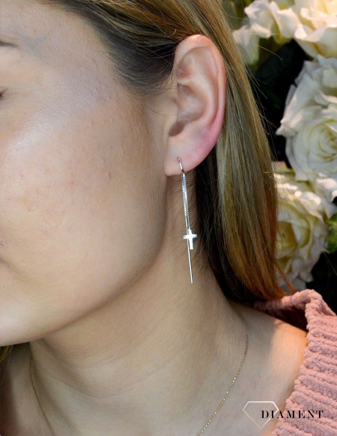 Srebrne kolczyki damskie przeciągane krzyżyk DIA-KLC-ALMS013-925.jpg