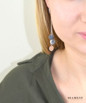 Srebrne kolczyki wiszące lineczki zakończone blaszkami. Delikatne kolczyki wykonane z najwyższej jakości srebrna próby 925 (3).JPG