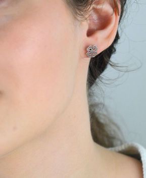 Srebrne kolczyki na wkrętki plastry miodu z cyrkoniami DIA-KLC-1EA80429-925 💎 Srebrne kolczyki z cyrkoniami. 💎 Kolczyki z wygodnym zapięciem na sztyft 💎 Kolczyki wykonane z najwyższej jakości srebra próby 925 💎 (2).JPG