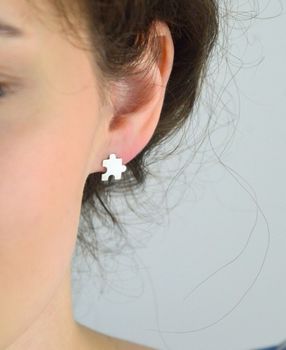 Kolczyki srebrne puzzle, wkrętki DIA-KLC-CELK13SR-925 ✅ Kolczyki srebrne ozdobione białą cyrkonią (2).JPG