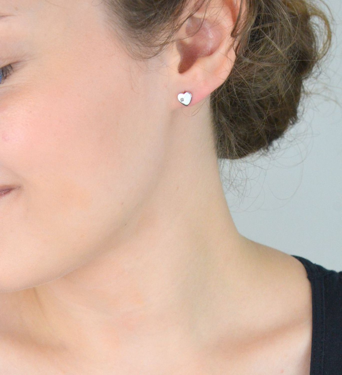 Srebrne kolczyki serduszka z brylancikiem  Kolczyki damskie i dziecięce  Srebro 925.jpg