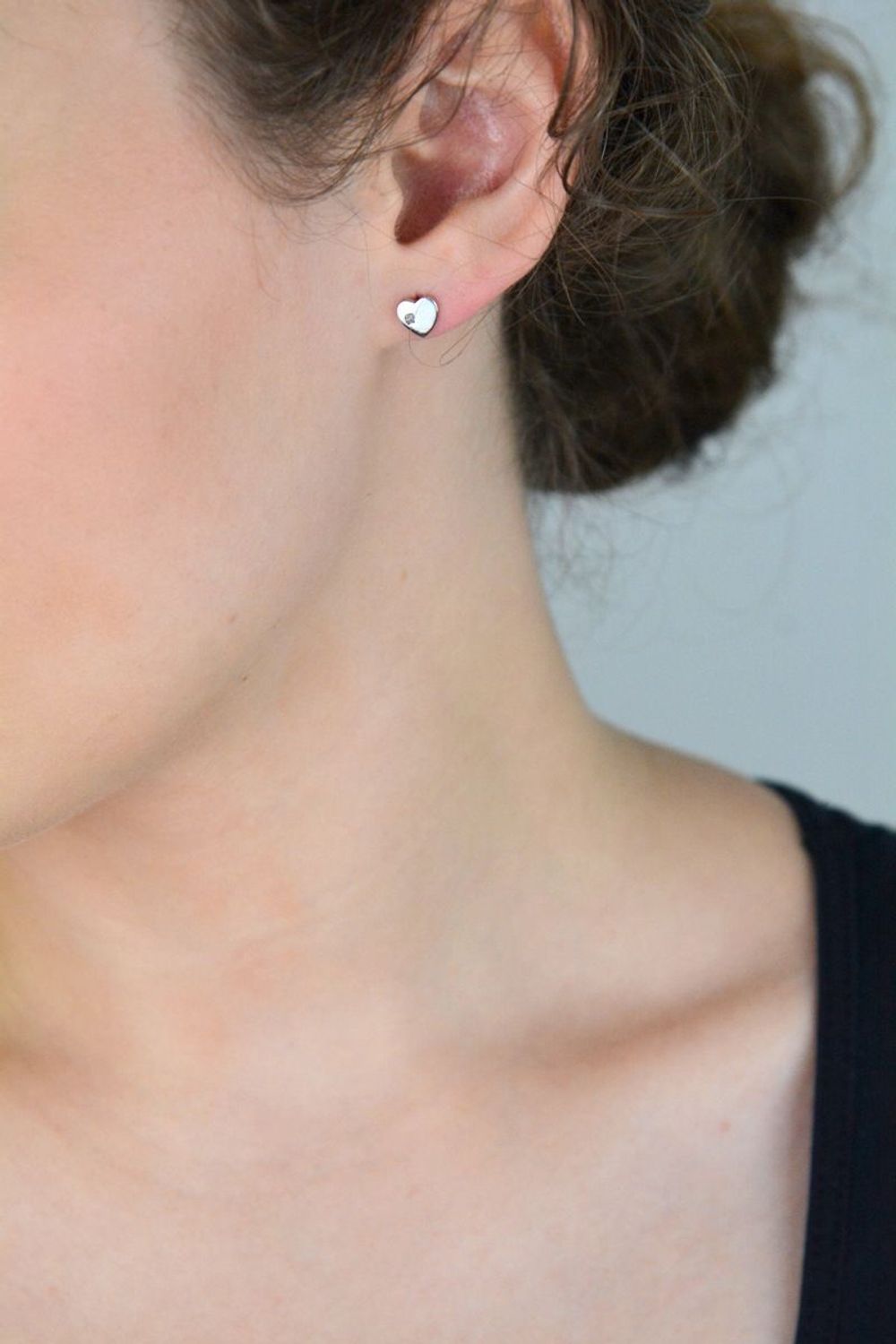 Srebrne kolczyki serduszka z brylancikiem  Kolczyki damskie i dziecięce  Srebro 925.jpg