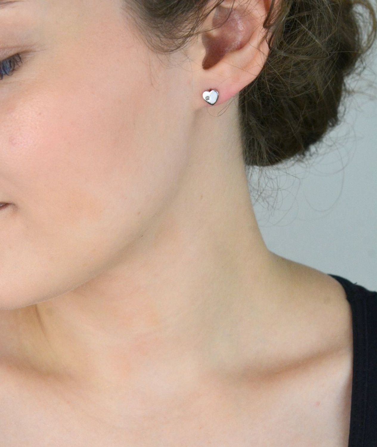 Srebrne kolczyki serduszka z brylancikiem  Kolczyki damskie i dziecięce  Srebro 925.jpg