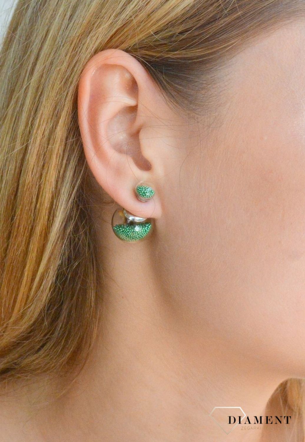 Srebrne kolczyki damskie Diorki z zielonymi kuleczkami wewnątrz DIA-KLC-DIORKI-10-925. Kolczyki srebrne kulki. Srebrne kolczyki wkrętki. Kolczyki srebrne w stylu Dior. Kolczyki idealne na prezent. Dior styl..jpg