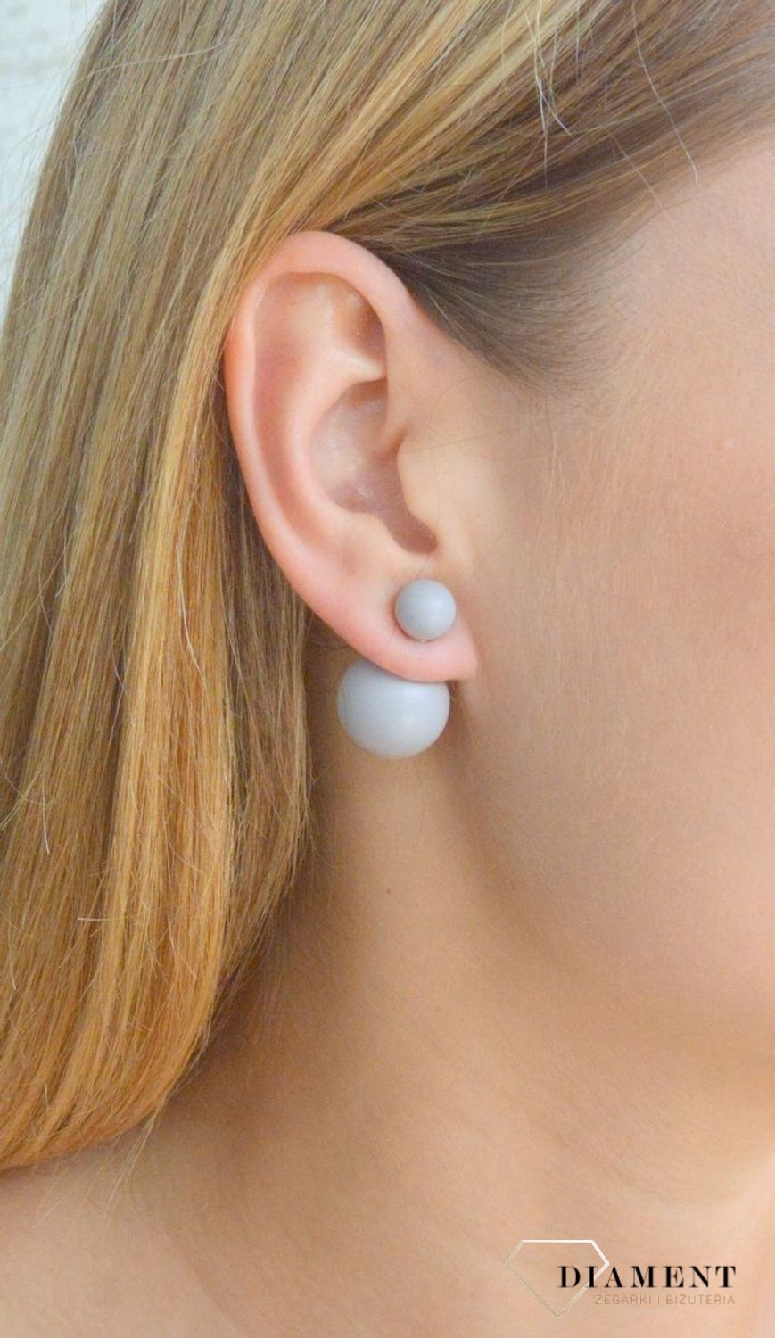 Srebrne kolczyki damskie Diorki dwie kulki matowe w szarym kolorze DIA-KLC-DIORKI-12-925. Kolczyki srebrne kulki. Srebrne kolczyki wkrętki. Kolczyki srebrne w stylu Dior. Kolczyki idealne na prezent. Dior styl..jpg