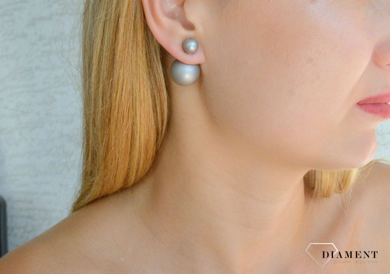 Srebrne kolczyki damskie Diorki dwie kulki matowe w srebrnym kolorze DIA-KLC-DIORKI-13-925. Kolczyki srebrne kulki. Srebrne kolczyki wkrętki. Kolczyki srebrne w stylu Dior. Kolczyki idealne na prezent. Dior styl..jpg