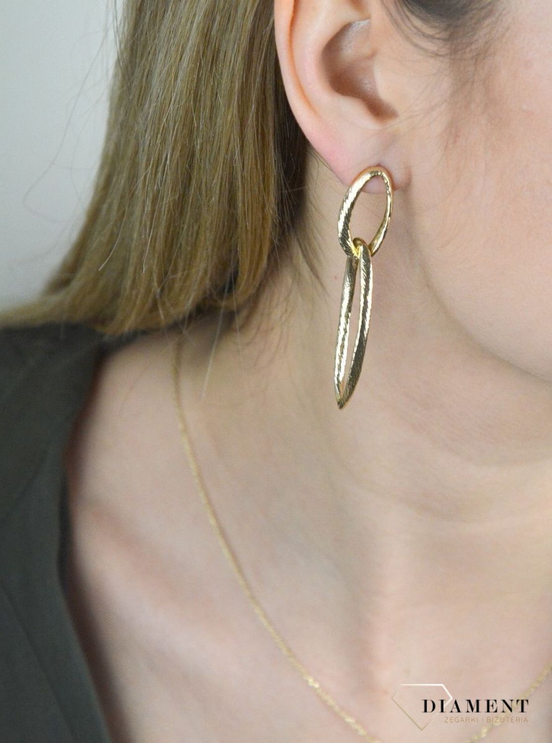 Srebrne kolczyki 925 pozłacane wiszące o owalnym kształcie DIA-KLC-H4180019-925. Srebrne kolczyki 925 pozłacane wiszące o owalnym kształcie 💎 Srebrne kolczyki owlane w pozłoceniu żółtego złota to ponadczasowa biżuteria 💎..jpg