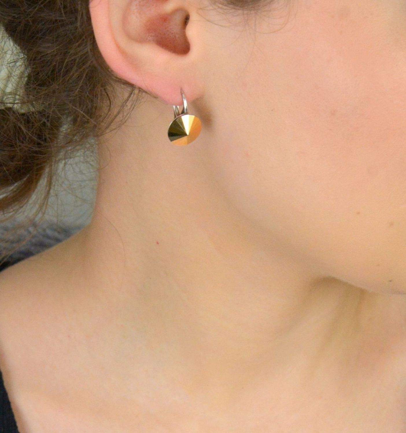 Srebrne kolczyki z kryształami Swarovskiego DIA-KLC-HILTON-925 🤎 Bigiel angielski, srebro 925, długość 1,8 cm. Styl i jakość, którą pokochasz! Sprawdzą się jako biżuteria codzienna, wieczorowa 1.jpg