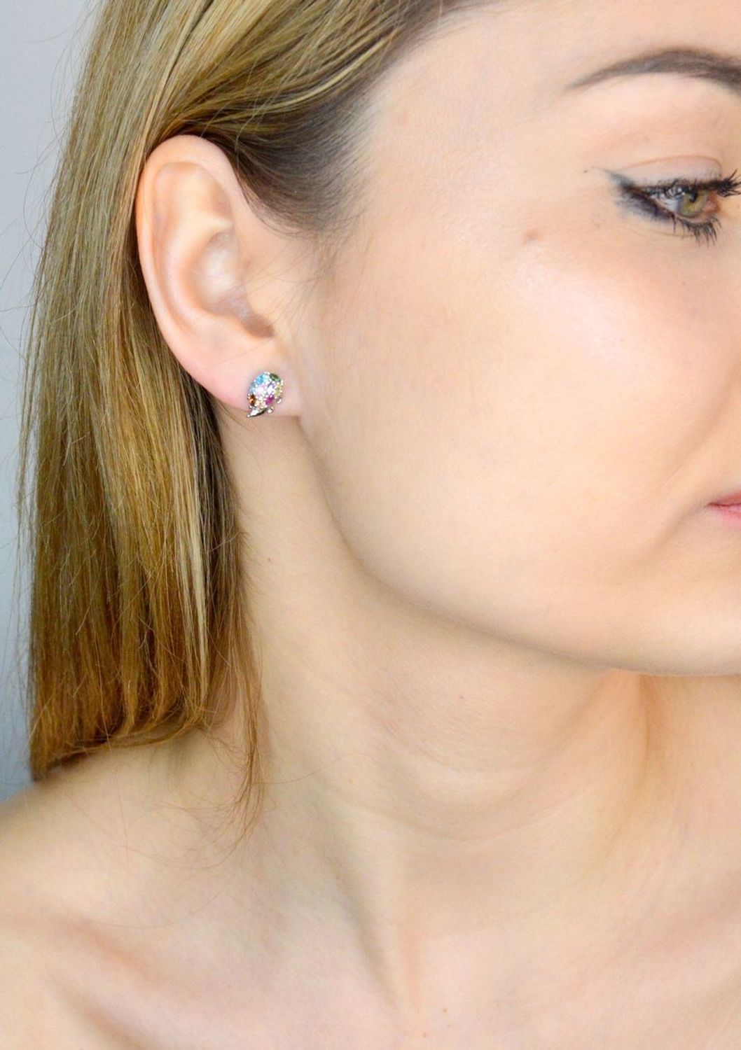 Srebrne kolczyki damskie 925 wkrętki jeże z kolorowymi cyrkoniami DIA-KLC-IM0021023ER-925. Kolczyki srebrne wkrętki. Kolczyki srebrne z kolorowymi cyrkoniami. Srebrne kolczyki na sztyft. Kolczyki damskie jeże na prezent (2).jpg