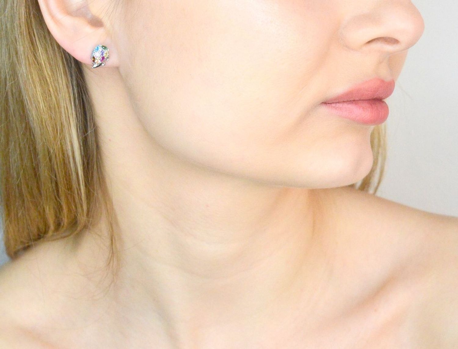 Srebrne kolczyki damskie 925 wkrętki jeże z kolorowymi cyrkoniami DIA-KLC-IM0021023ER-925. Kolczyki srebrne wkrętki. Kolczyki srebrne z kolorowymi cyrkoniami. Srebrne kolczyki na sztyft. Kolczyki damskie jeże na prezent (2).jpg