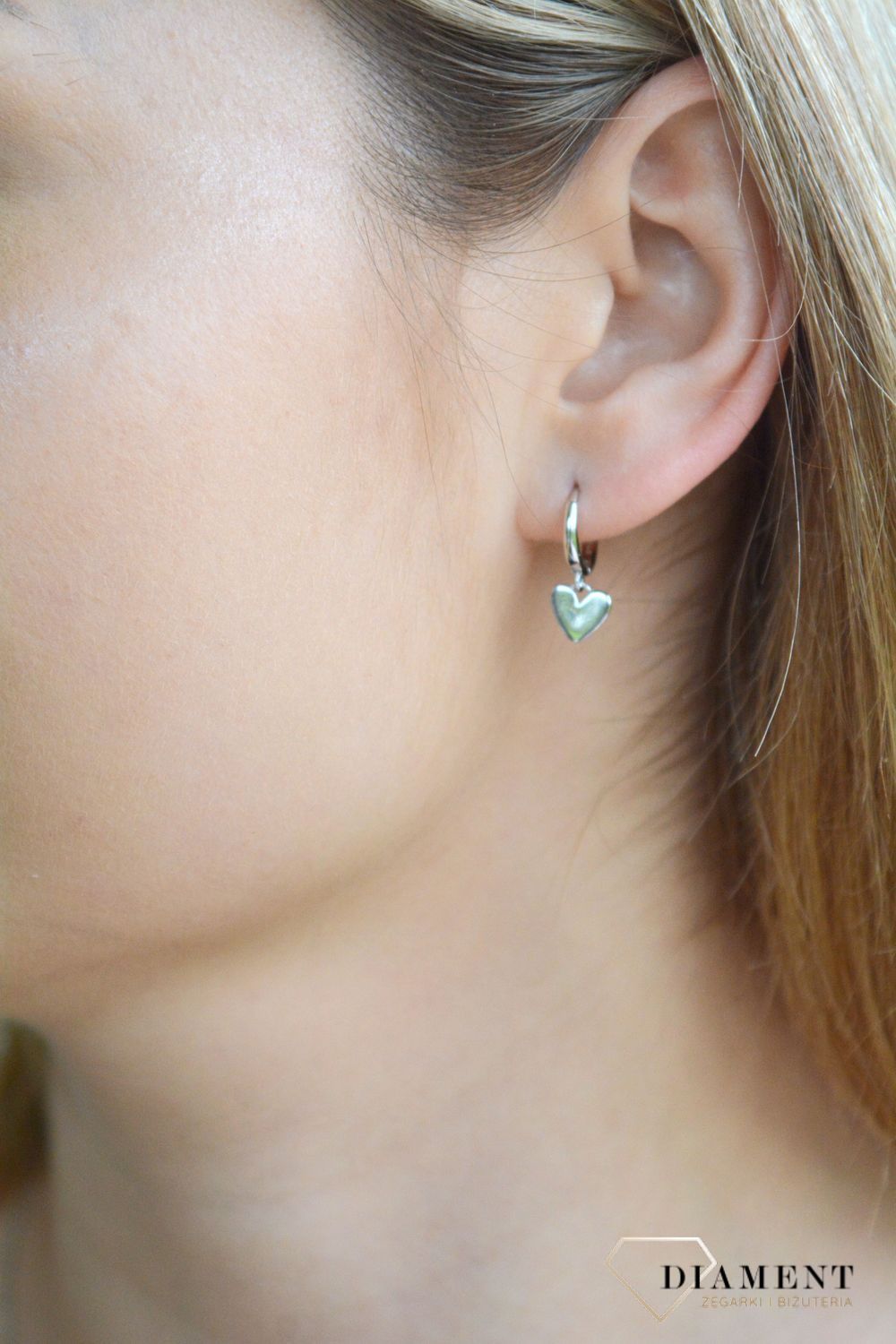 Srebrne kolczyki damskie 925 wiszące koła z sercem DIA-KLC-IM0190124ER-925. Kolczyki koła z zawieszką w formie serca. Idealny prezent dla każdej kobiety..jpg