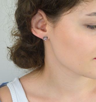 Srebrne kolczyki 925 Serce z łapką DIA-KLC-IM0260423ER-925. Rodowane, ozdobione różowymi cyrkoniami. Lekka i wygodna biżuteria na sztyft, idealna dla miłośników psów (1).JPG