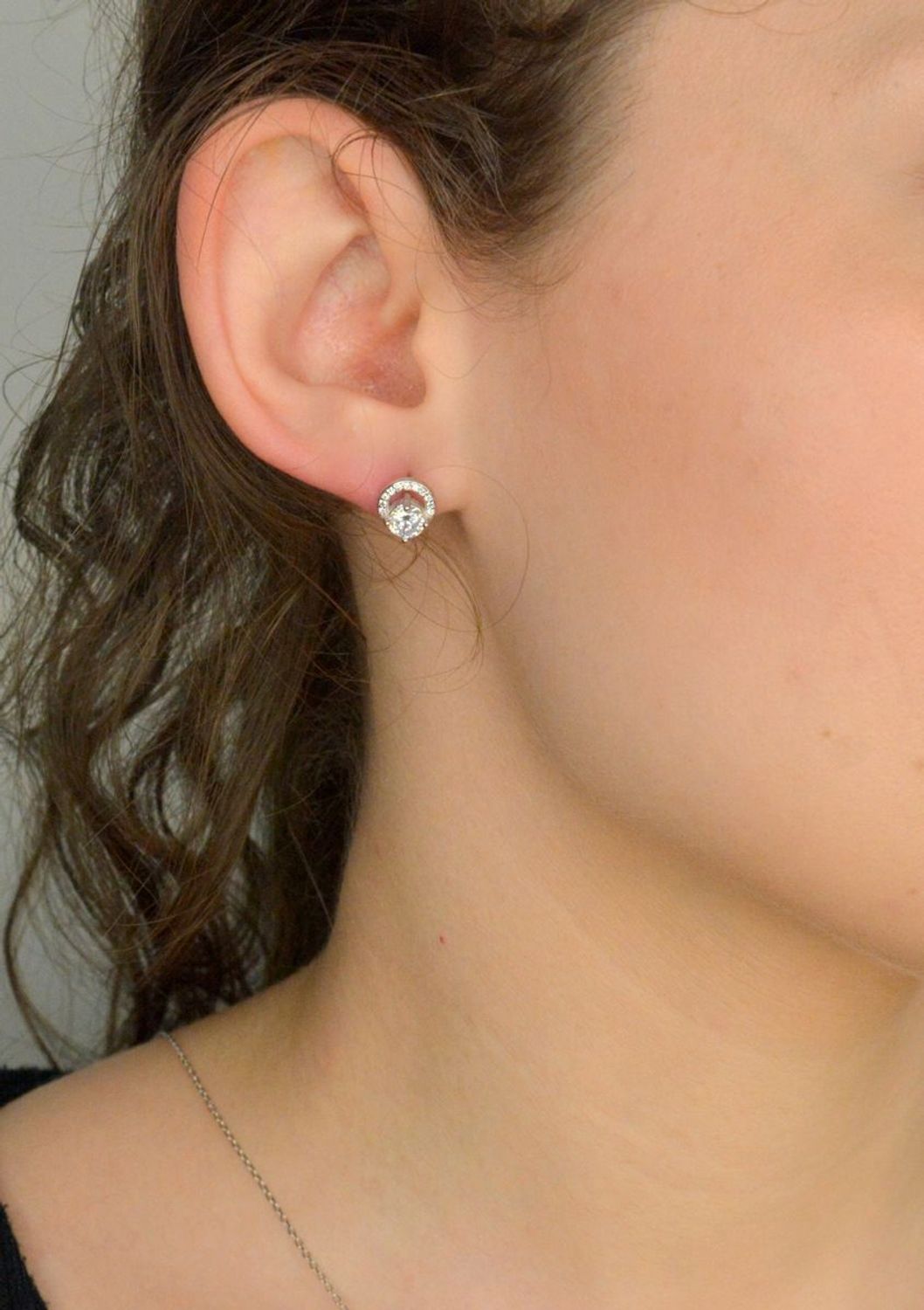 Kolczyki srebrne cyrkonia próba 925, DIA-KLC-IM0340724ER-925 Srebrne kolczyki zostały wykonane z najwyższej jakości srebra próby 925.jpg