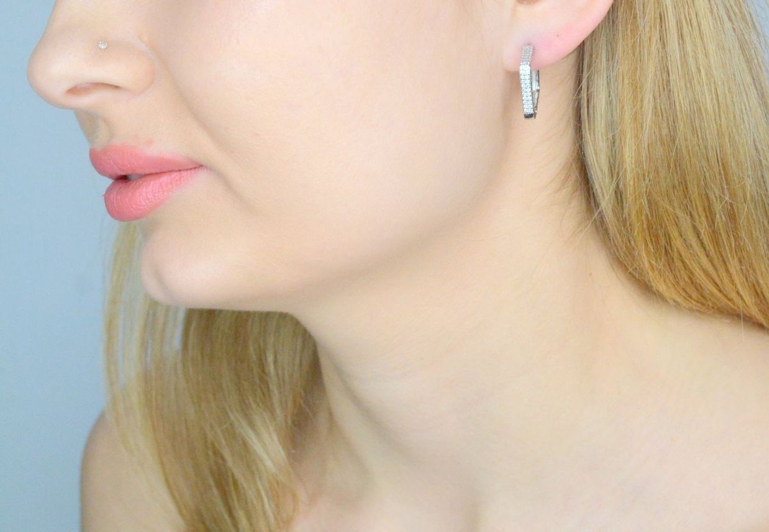 Srebrne kolczyki damskie 925 romby z cyrkoniami DIA-KLC-IM0440423KR-925. Kolczyki srebrne romby. Kolczyki srebrne z cyrkoniami. Srebrne kolczyki na zatrzask. Kolczyki damskie romby na prezent (1).jpg