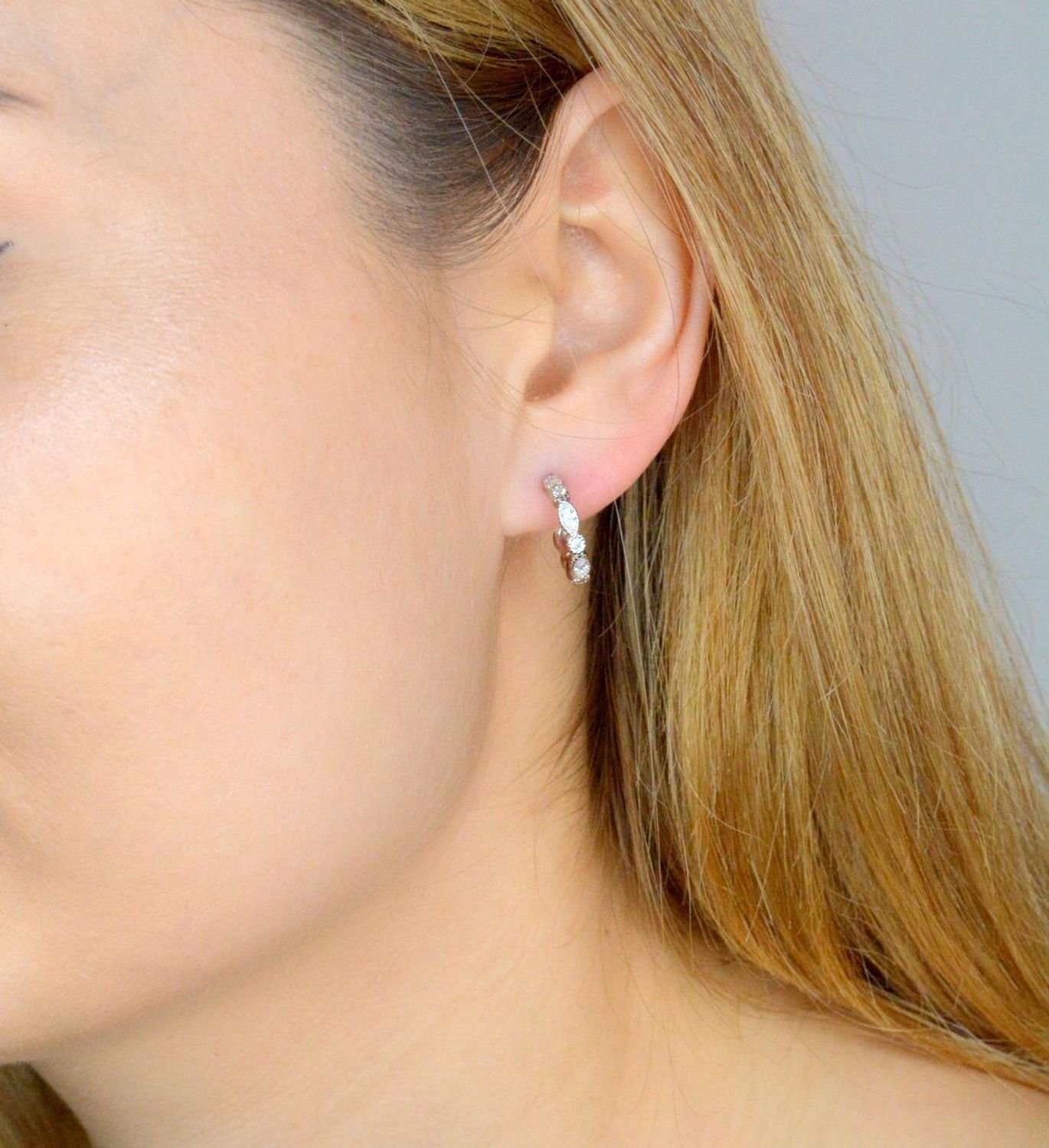 Srebrne kolczyki damskie 925 koła z cyrkoniami na sztyft DIA-KLC-IM0640623KS-925. Kolczyki srebrne kółka. Kolczyki srebrne z cyrkoniami. Srebrne kolczyki na sztyft. Kolczyki damskie kółka na prezent (2).jpg