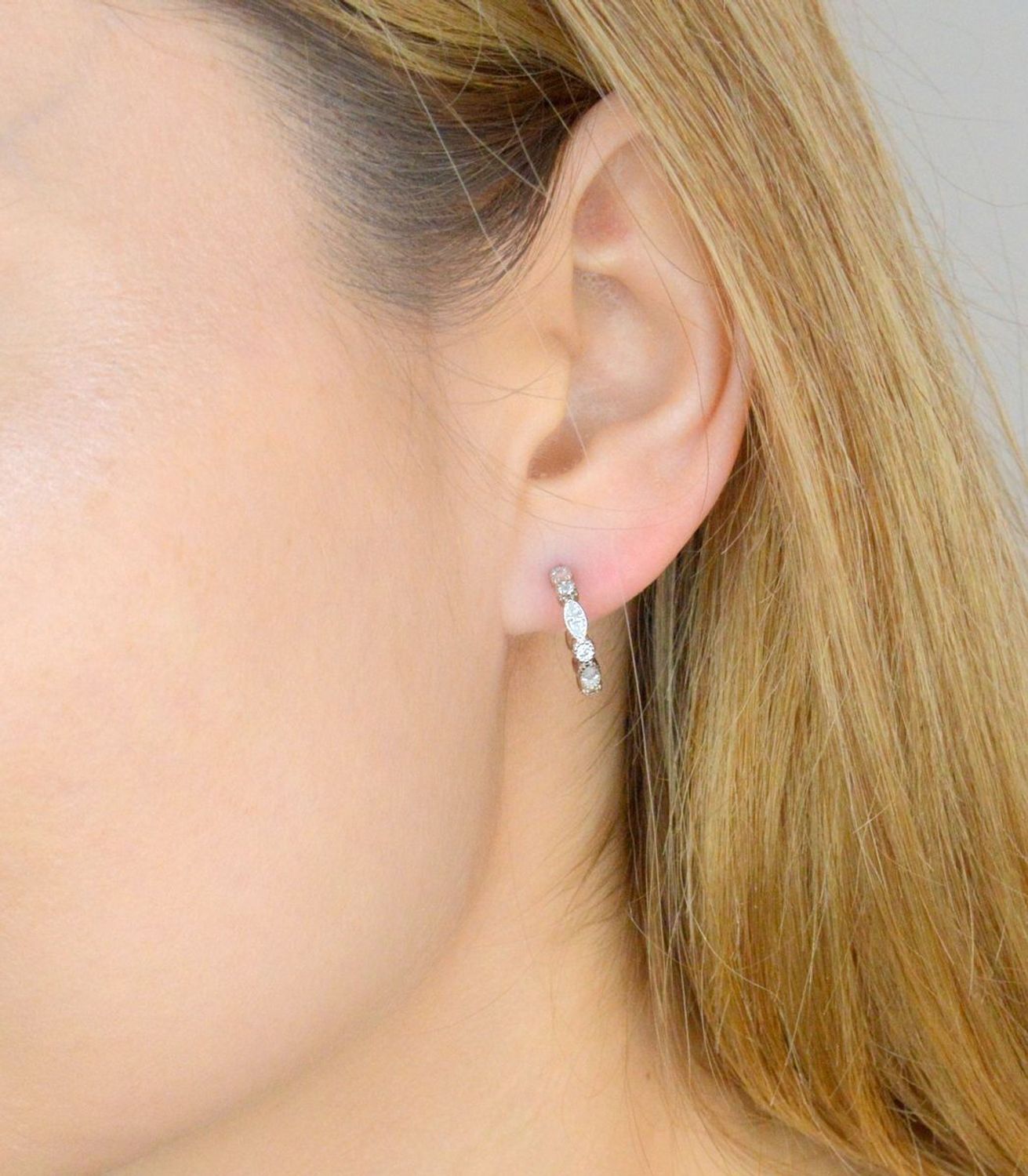 Srebrne kolczyki damskie 925 koła z cyrkoniami na sztyft DIA-KLC-IM0640623KS-925. Kolczyki srebrne kółka. Kolczyki srebrne z cyrkoniami. Srebrne kolczyki na sztyft. Kolczyki damskie kółka na prezent (2).jpg