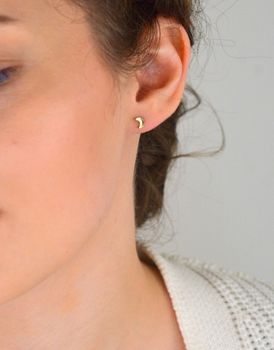 Kolczyki dziecięce w kształcie księżyców – pozłacana stal, 5 mm, zapięcie na sztyft. Delikatna i trwała ozdoba idealna dla dziewczynki (2).JPG
