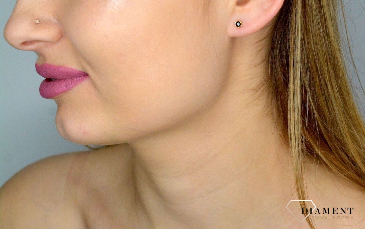 Srebrne kolczyki pozłacane 925 minimalistyczne czarne cyrkonie KOL0170823. Srebrne kolczyki damskie. Kolczyki srebrne wkrętki. Kolczyki srebrne na sztyft w pozłoceniu. Kolczyki idealne na prezent. Kolczyki z czarną cyrkonią..jpg