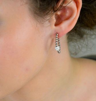 Kolczyki koła z kamieniami Swarovskiego DIA-KLC-KOLCZYKI-KOLA-SWAROVSKI Srebrne kolczyki zostały wykonane z najwyższej jakości srebra próby 925. Kolczyki koła klasyczne (3).JPG