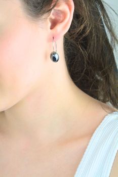 Srebrne kolczyki 925 długie owalne z kamieniem krzem – bigiel angielski (5).jpg