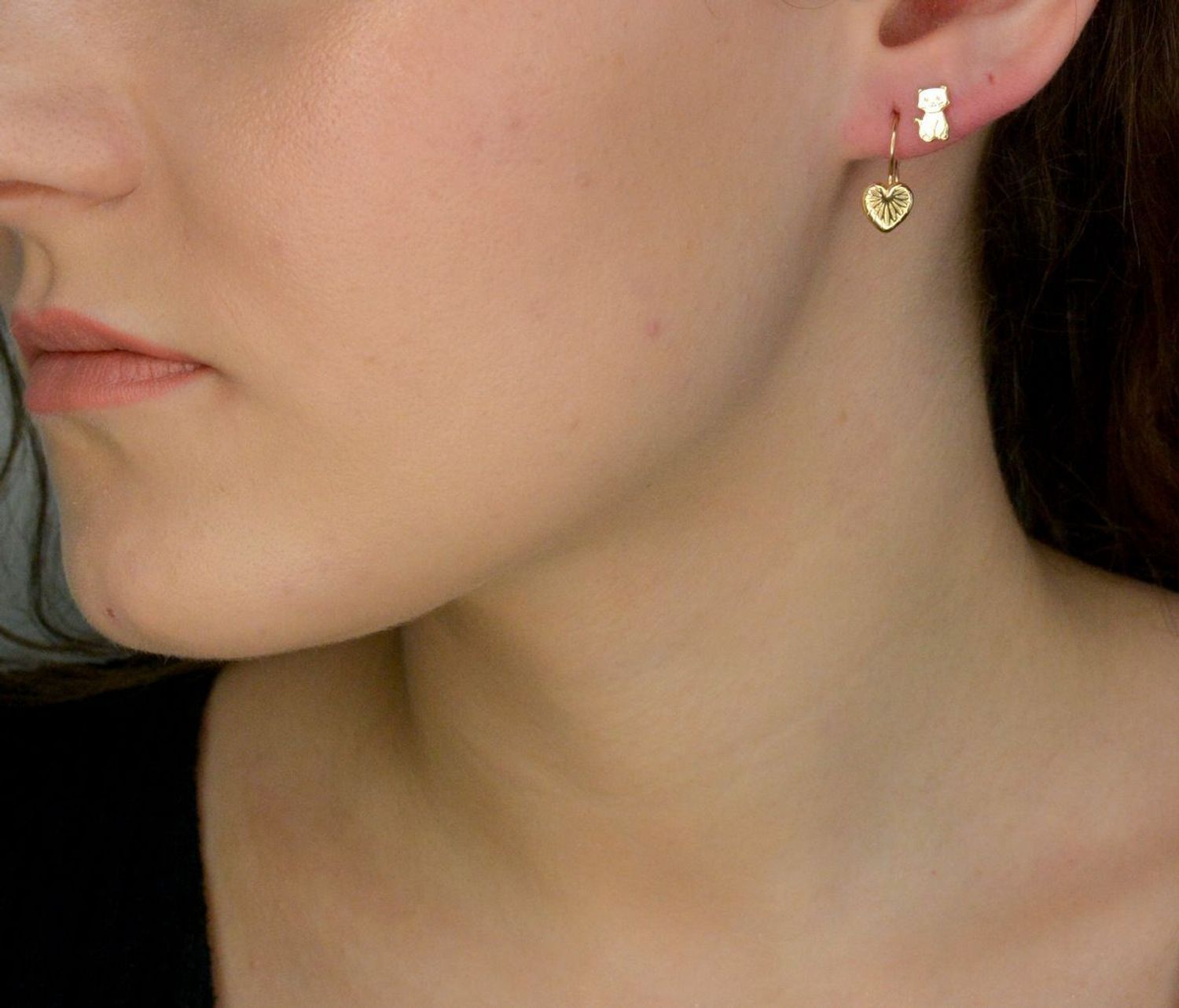 Srebrne kolczyki dziecięce 925 kotki pozłacane DIA-KLC-KS070823G-925 Srebrne kolczyki zostały wykonane z najwyższej jakości srebra próby 925. Idealny prezent dla każdej kobiety.1.jpg