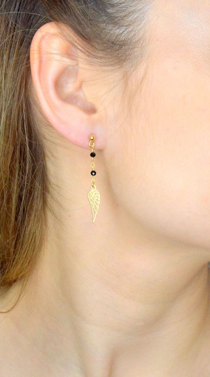 Srebrne kolczyki 925 pozłacane ażurowe skrzydełka DIA-KLC-KS7037GB-925. Srebrne kolczyki wiszące. Kolczyki srebrne pozłacane. Kolczyki srebrne damskie. Srebrne kolczyki skrzydełka. Kolczyki srebrne skrzydełka na prezent.webp