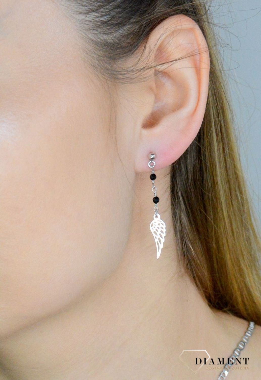 Srebrne kolczyki 925 ażurowe skrzydełka DIA-KLC-KS7037RB-925. Srebrne kolczyki wiszące. Kolczyki srebrne damskie. Kolczyki srebrne na łańcuszku. Srebrne kolczyki skrzydełka. Kolczyki srebrne skrzydełka na prezent (2).jpg