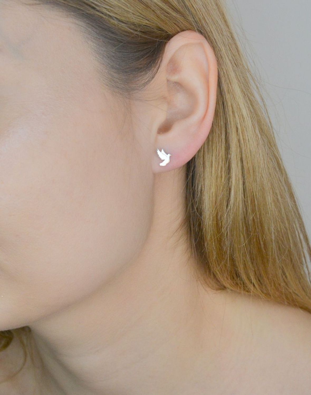 Srebrne kolczyki damskie 925 wkrętki gołębie DIA-KLC-KSR033-925. Kolczyki srebrne wkrętki. Kolczyki srebrne blaszki. Srebrne kolczyki na sztyft. Kolczyki dziecięce gołębie na prezent..jpg