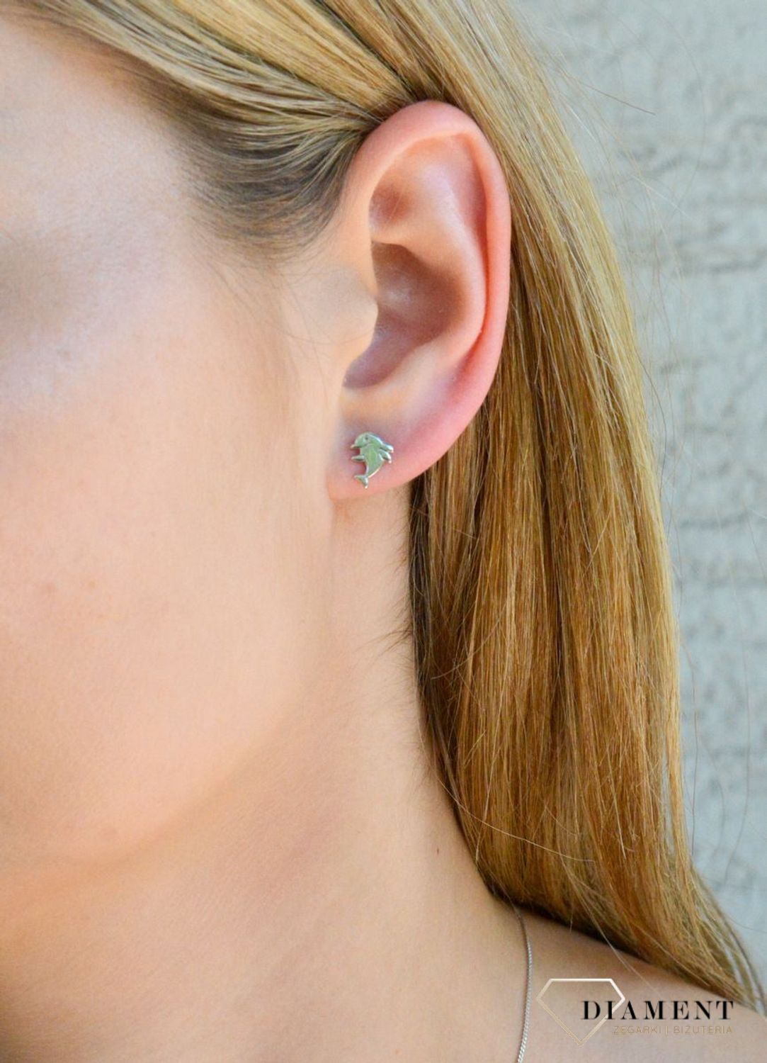 Srebrne kolczyki dziecięce 925 delfinki DIA-KLC-KSR062R-925. Srebrne kolczyki dziecięce. Kolczyki srebrne delfinki. Kolczyki srebrne na sztyft dla dziewczynki. Kolczyki delfinki srebrne idealne na prezent (1).jpg