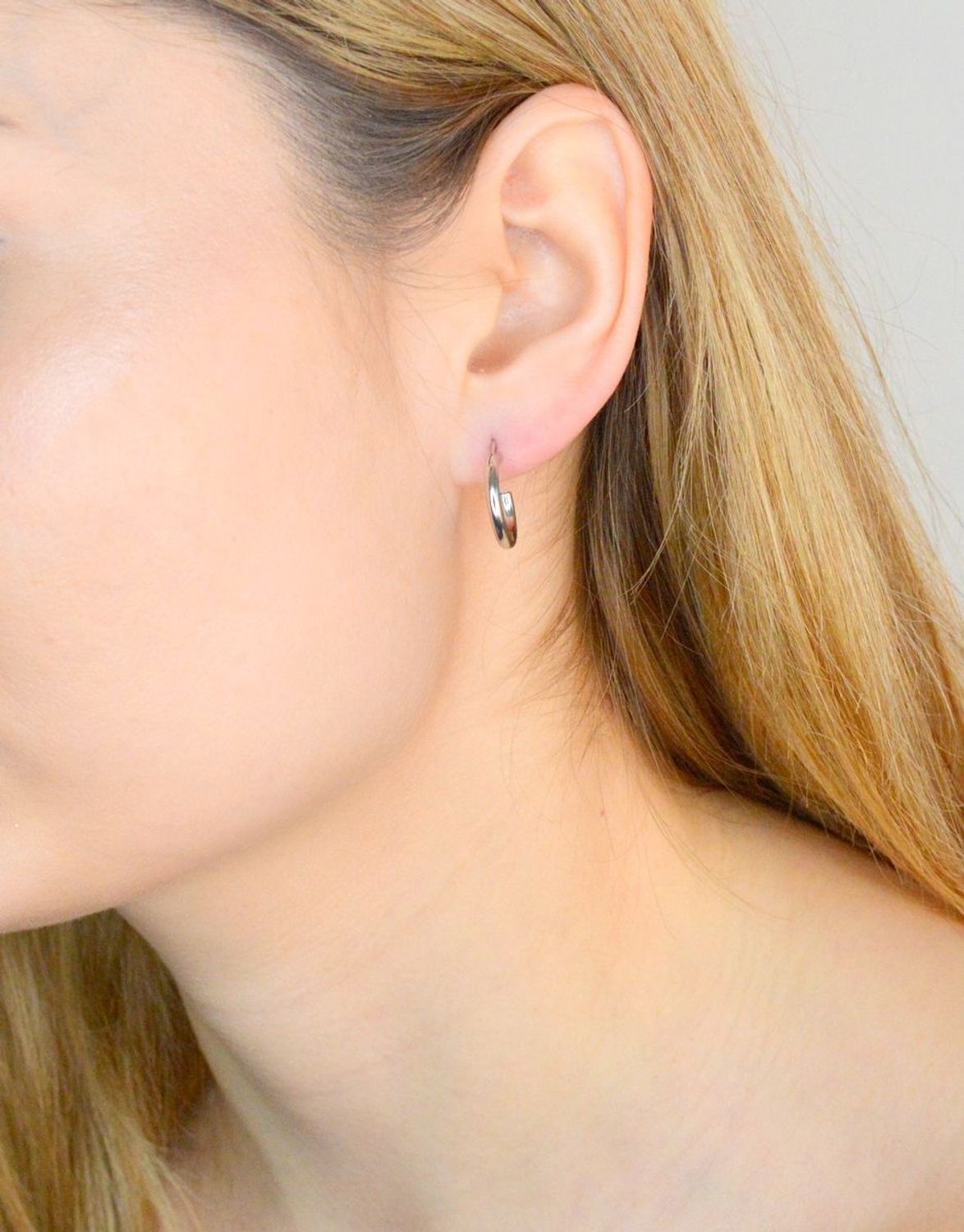 Srebrne kolczyki damskie 925 klasyczne kółka DIA-KLC-KSZ15M-925. Srebrne kolczyki damskie. Srebrne kolczyki koła. Srebrne kolczyki koła. Klasyczne srebrne koła. Gładkie koła srebrne idealne na prezent..jpg