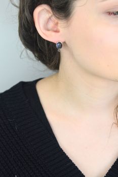 Kolczyki srebrne 925 damskie z kamieniem labradoryt – owalne i eleganckie (3).jpg