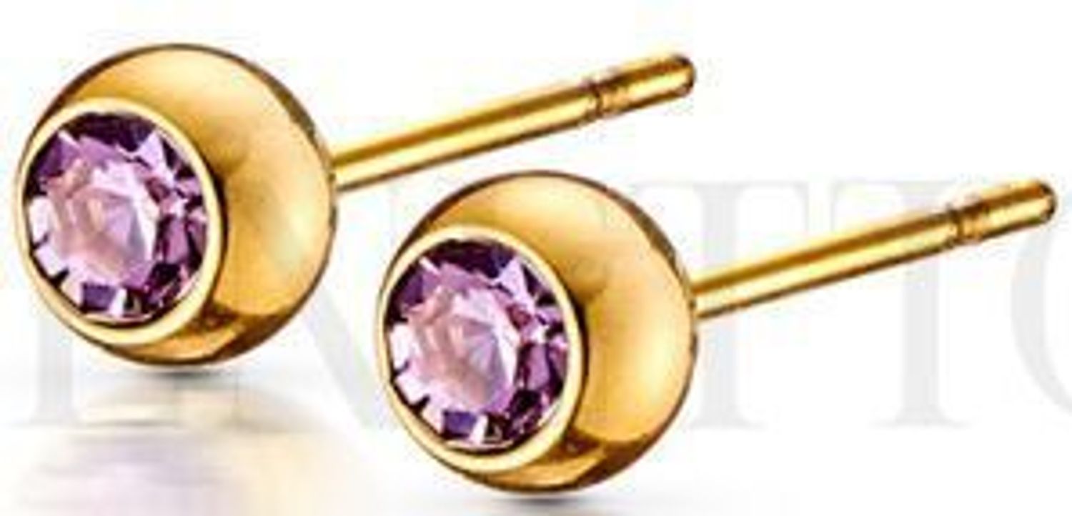 Pozłacane kolczyki ze stali chirurgicznej zdobione fioletową cyrkonią, 4 mm, zapięcie na sztyft. Elegancka i trwała biżuteria dla kobiet i dziewcząt.1.jpg