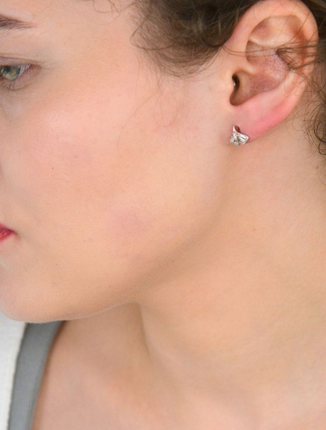 Kolczyki wkrętki kwiatki z cyrkonią DIA-KLC-NO731-5E26569-925 ✅ Srebrne kolczyki ✅ Delikatne kolczyki wykonane z najwyższej jakości srebrna próby 925 ✅ Kolczyki w minimalistycznym stylu,1.jpg