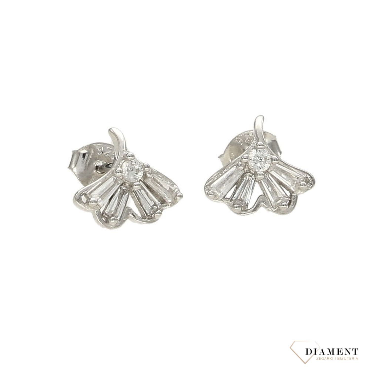 Kolczyki wkrętki kwiatki z cyrkonią DIA-KLC-NO731-5E26569-925 ✅ Srebrne kolczyki ✅ Delikatne kolczyki wykonane z najwyższej jakości srebrna próby 925 ✅ Kolczyki w minimalistycznym stylu,1.jpg
