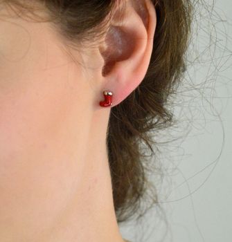 Świąteczne kolczyki srebrne 925 w kształcie butów Mikołaja 🎅 z czerwoną emalią. Model DIA-KLC-NO731-5E60971-925 (3).JPG