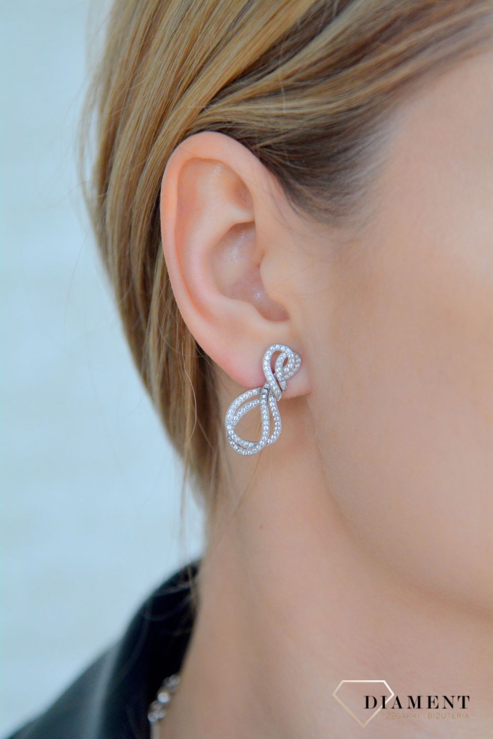 Srebrne kolczyki damskie 925 supełki wiszące z cyrkoniami. Srebrne kolczyki damskie. Srebrne kolczyki na sztyft. Kolczyki srebrne z cyrkoniami. Srebrne kolczyki z cyrkoniami na prezent.1.jpg