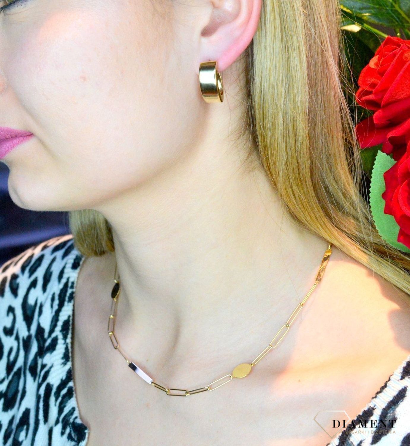 Złote kolczyki 585 gładkie owalne DIA-KLC-PE4171-585. Złote kolczyki wykonane z najwyższej jakości żółtego złota, próba 585, waga około 4,65 gram. Kolczyki w minimalistycznym stylu, wpisujące się w obecne trendy modowe..jpg