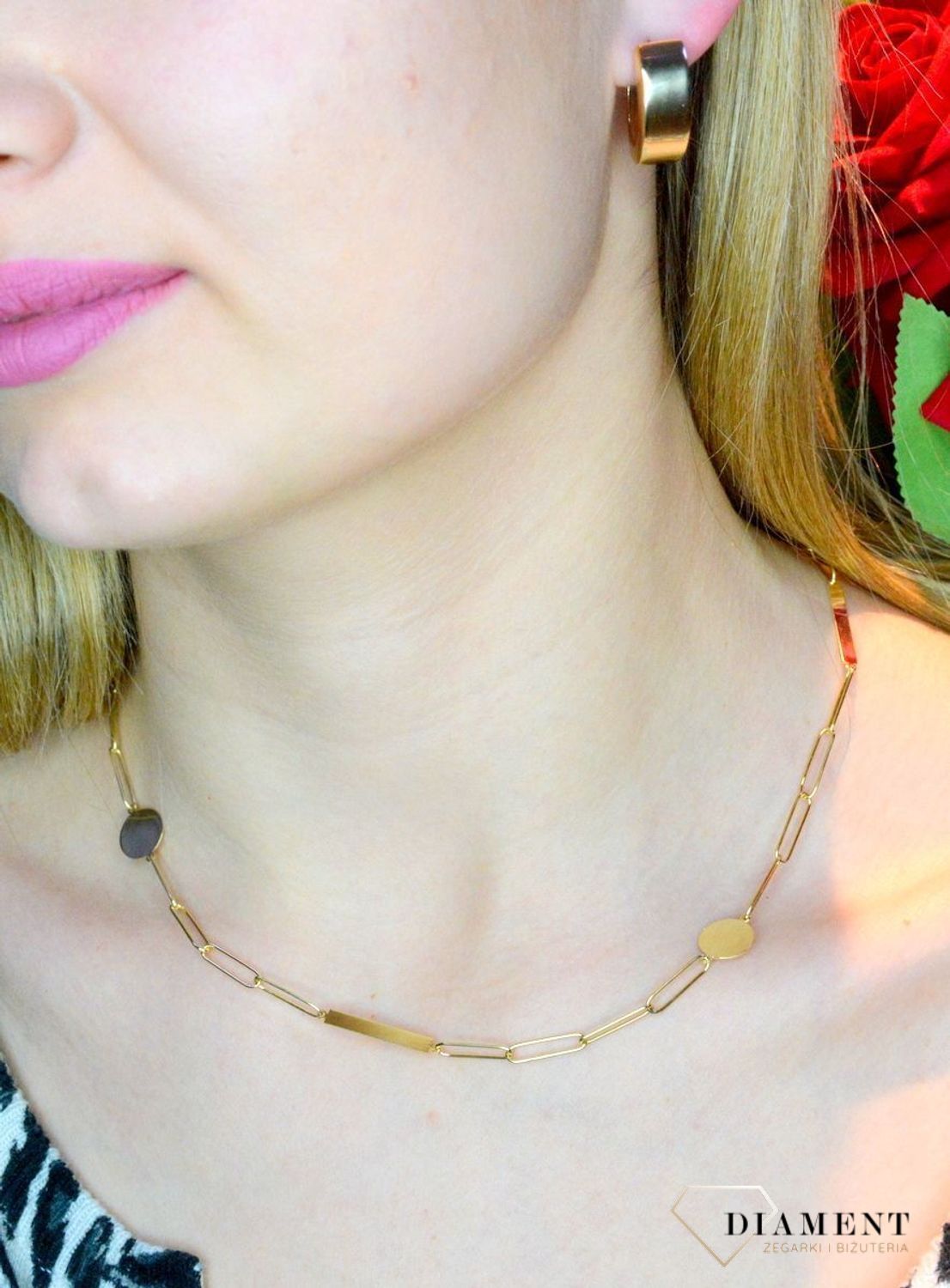 Złote kolczyki 585 gładkie owalne DIA-KLC-PE4171-585. Złote kolczyki wykonane z najwyższej jakości żółtego złota, próba 585, waga około 4,65 gram. Kolczyki w minimalistycznym stylu, wpisujące się w obecne trendy modowe..jpg