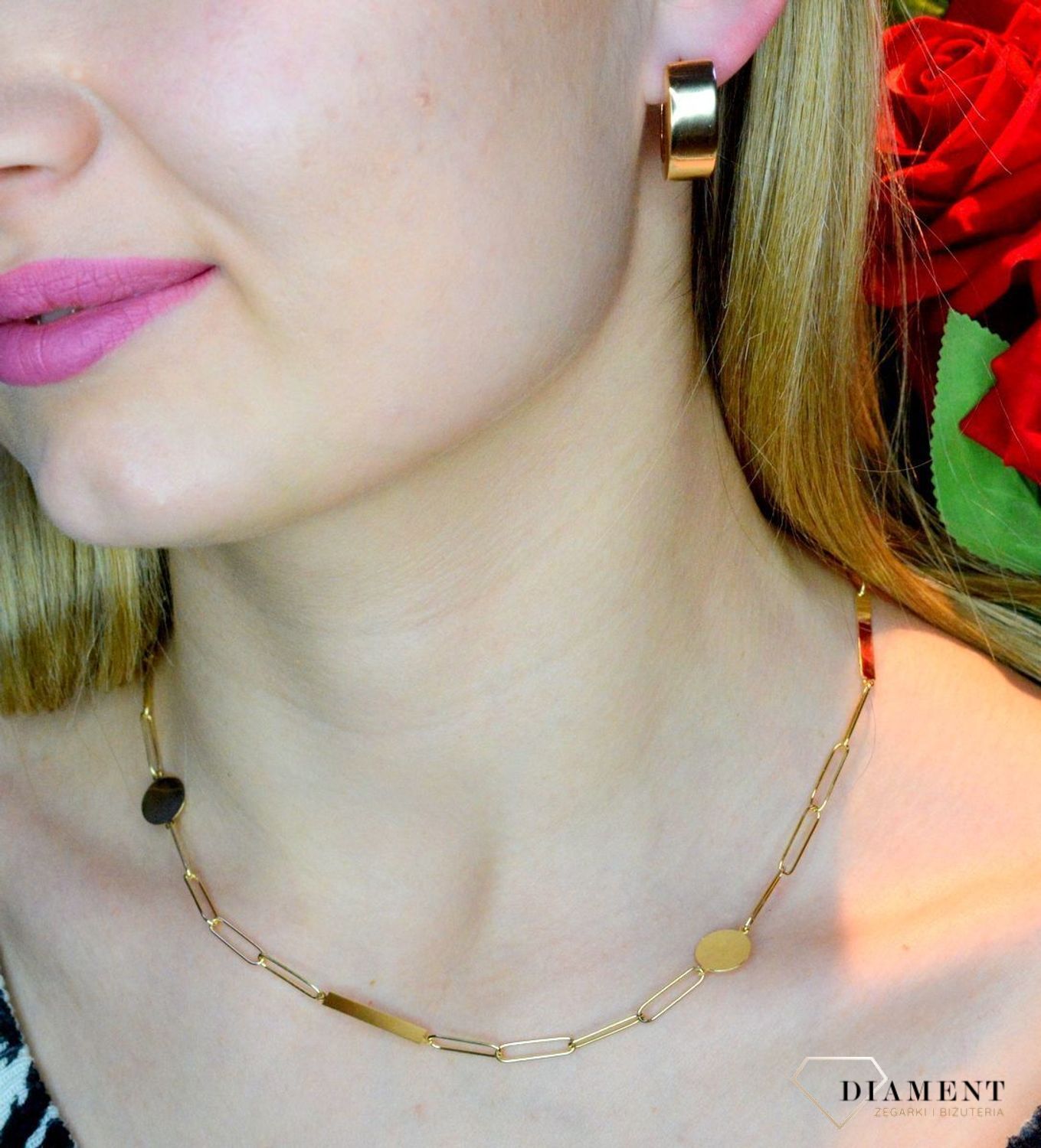 Złote kolczyki 585 gładkie owalne DIA-KLC-PE4171-585. Złote kolczyki wykonane z najwyższej jakości żółtego złota, próba 585, waga około 4,65 gram. Kolczyki w minimalistycznym stylu, wpisujące się w obecne trendy modowe..jpg