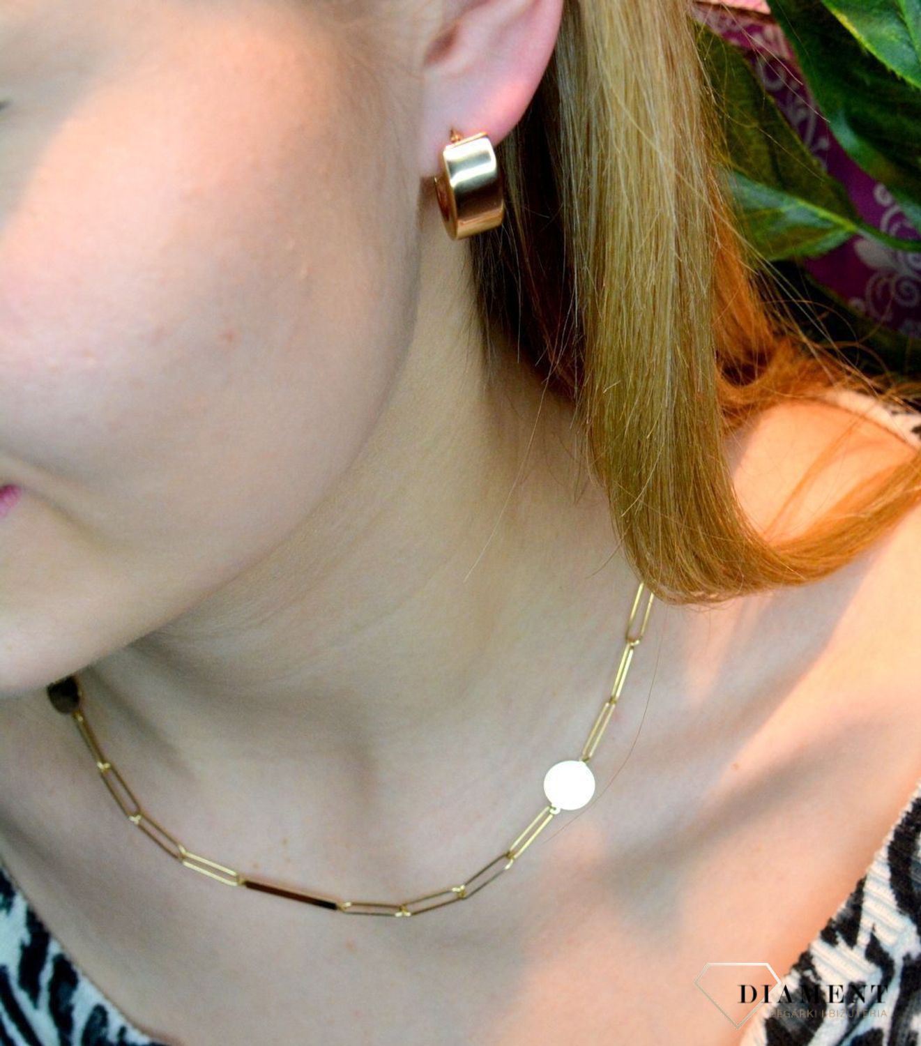 Złote kolczyki 585 gładkie owalne DIA-KLC-PE4171-585. Złote kolczyki wykonane z najwyższej jakości żółtego złota, próba 585, waga około 4,65 gram. Kolczyki w minimalistycznym stylu, wpisujące się w obecne trendy modowe..jpg