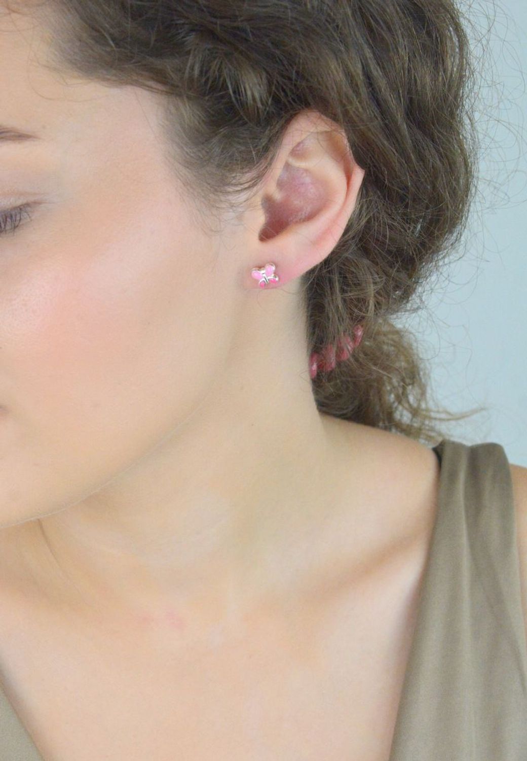 Kolczyki dla dziewczynki na wkrętki 'Różowe motylki' DIA-KLC-SET002P-925.png