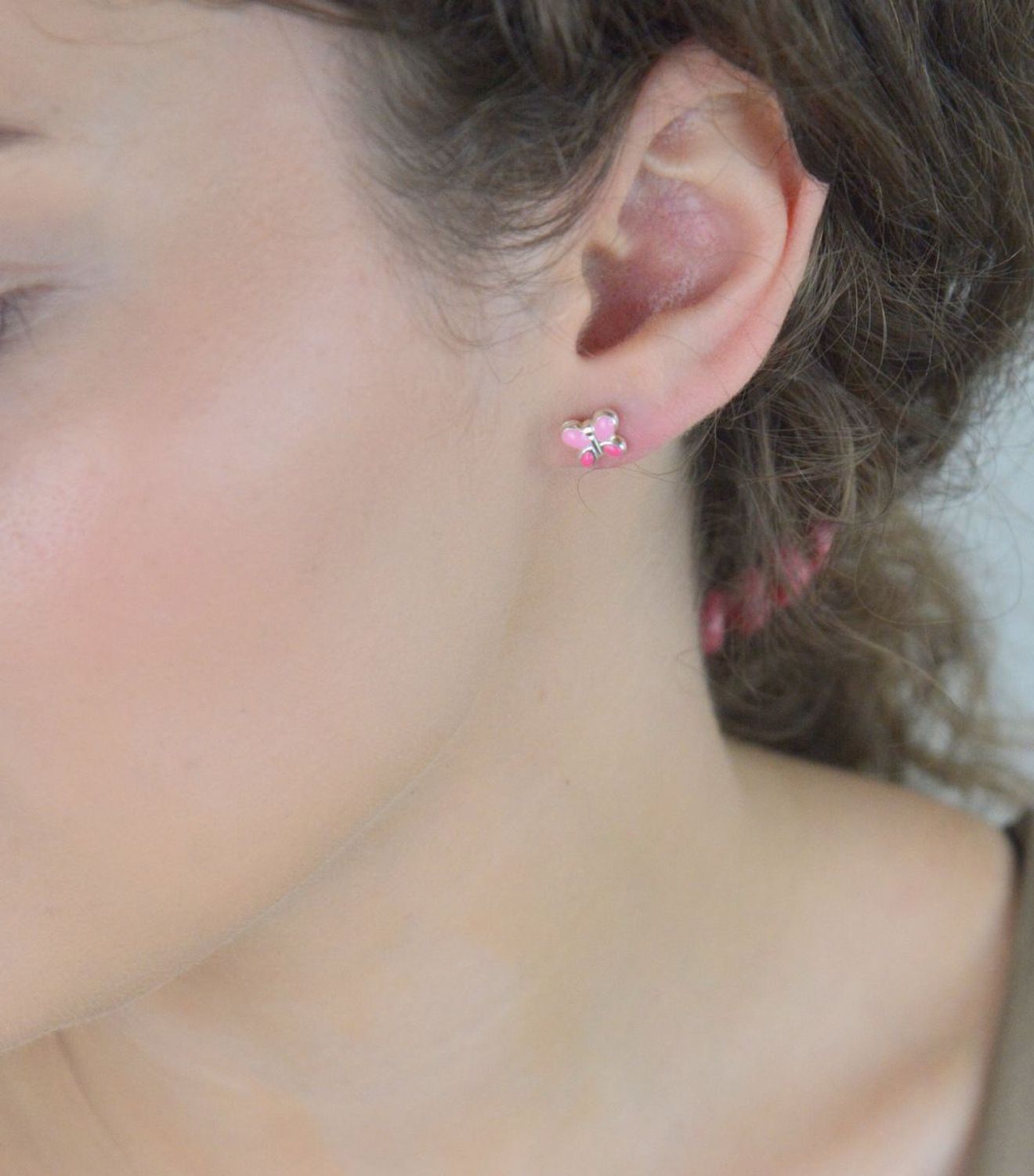 Kolczyki dla dziewczynki na wkrętki 'Różowe motylki' DIA-KLC-SET002P-925.png