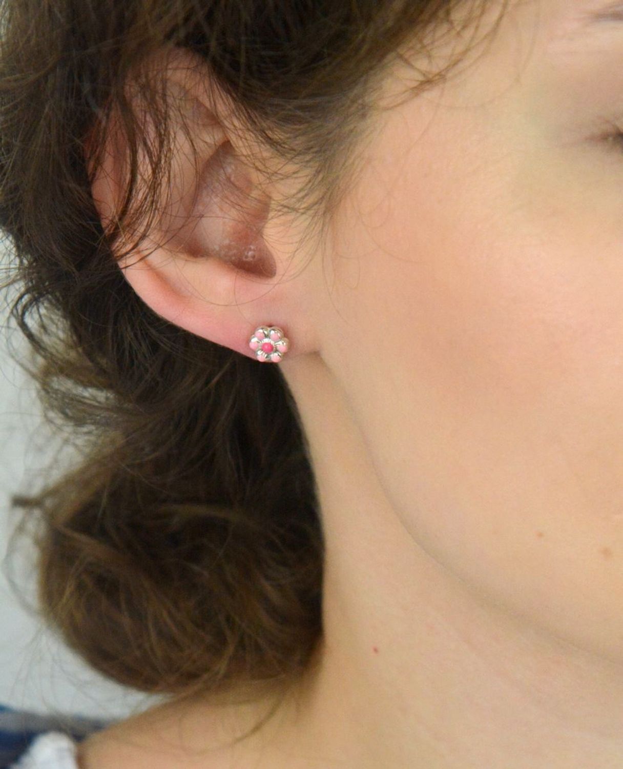 Kolczyki na wkrętki 'Różowe Stokrotki z emalią' DIA-KLC-SET004P-925.png