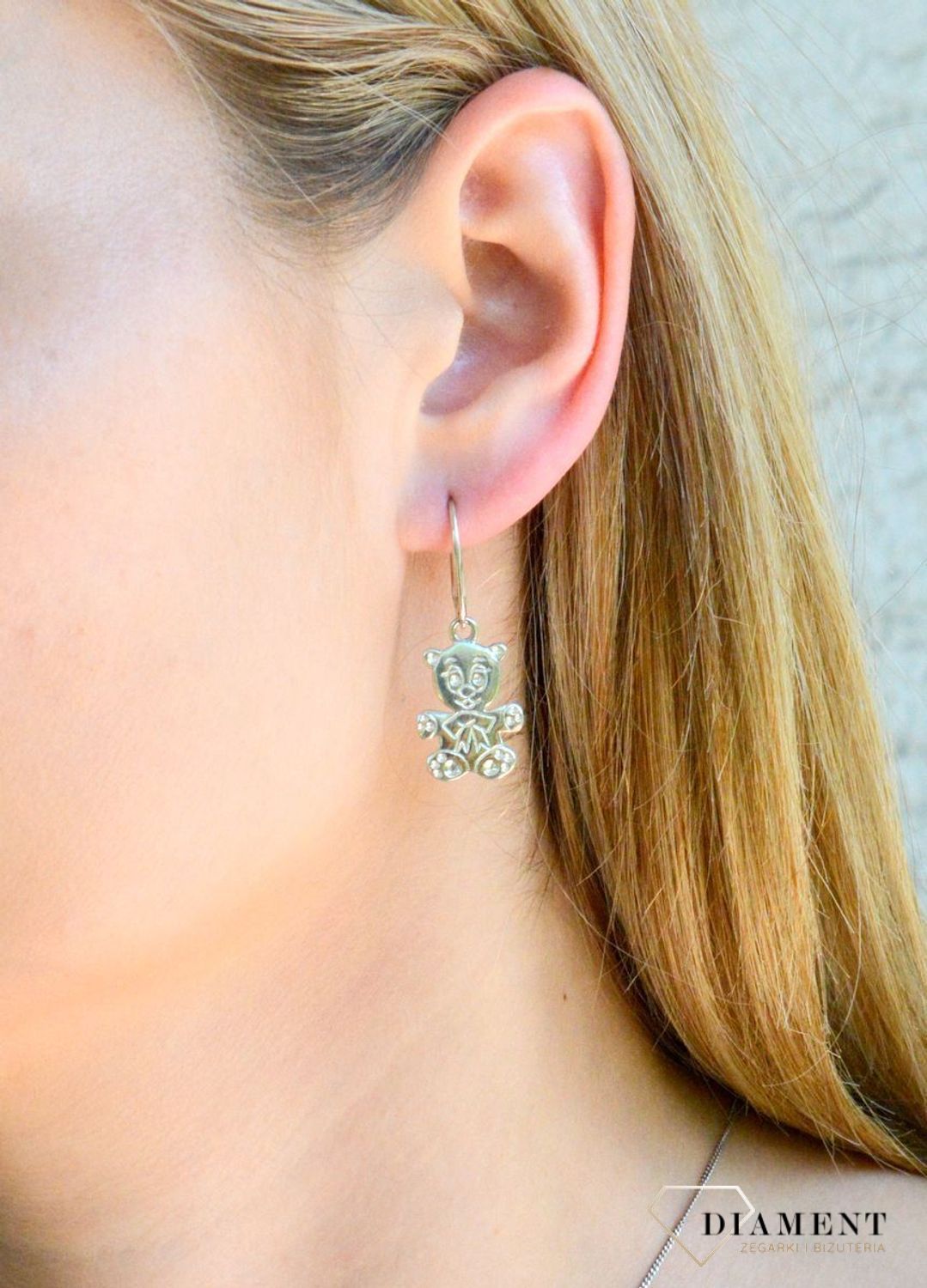 Srebrne kolczyki damskie 925 wiszące misie DIA-KLC-SP197S-925. Srebrne kolczyki damskie. Srebrne kolczyki wiszące. Kolczyki srebrne z wiszącym misiem. Kolczyki na bigiel idealne na prezent..jpg