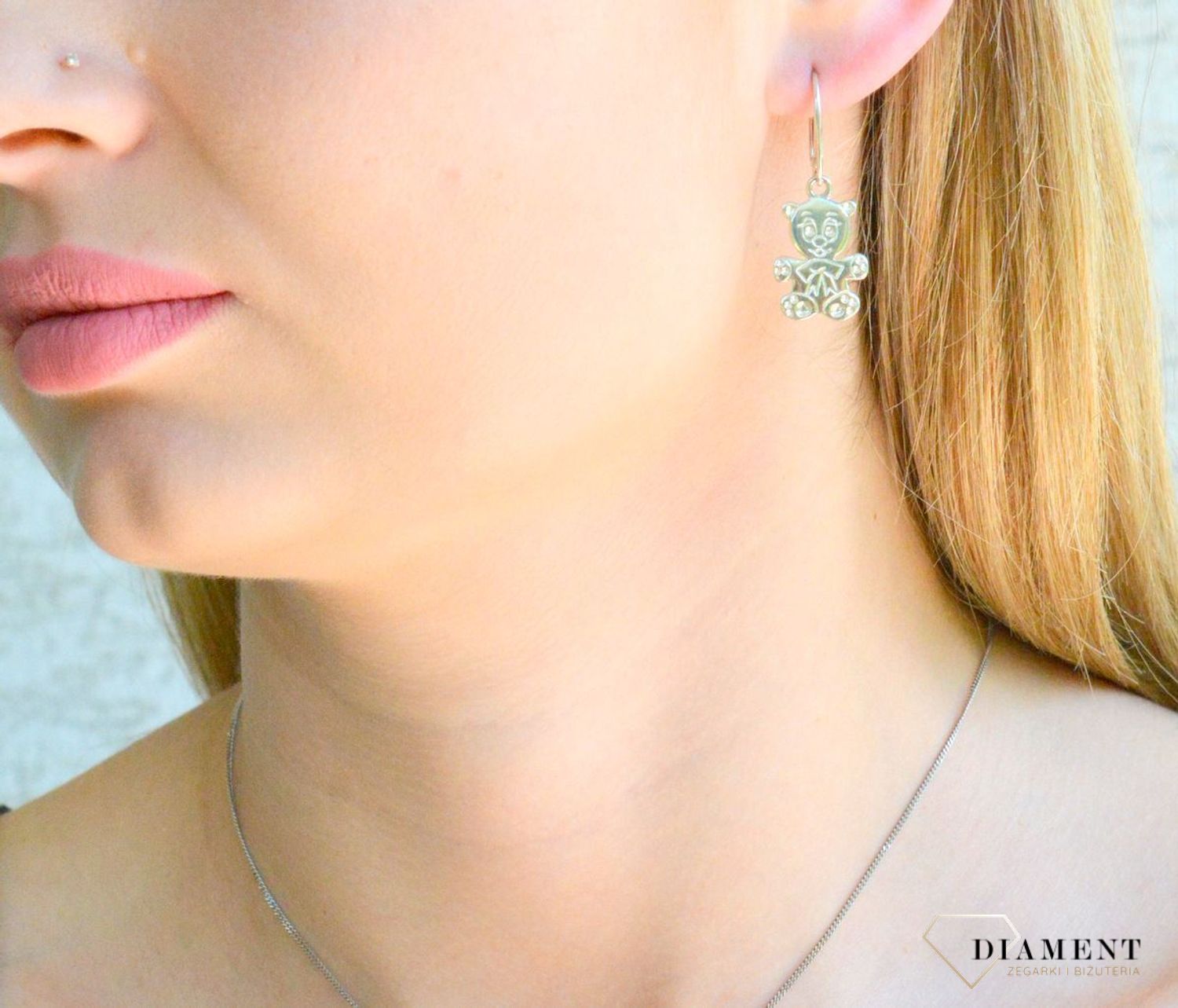 Srebrne kolczyki damskie 925 wiszące misie DIA-KLC-SP197S-925. Srebrne kolczyki damskie. Srebrne kolczyki wiszące. Kolczyki srebrne z wiszącym misiem. Kolczyki na bigiel idealne na prezent..jpg