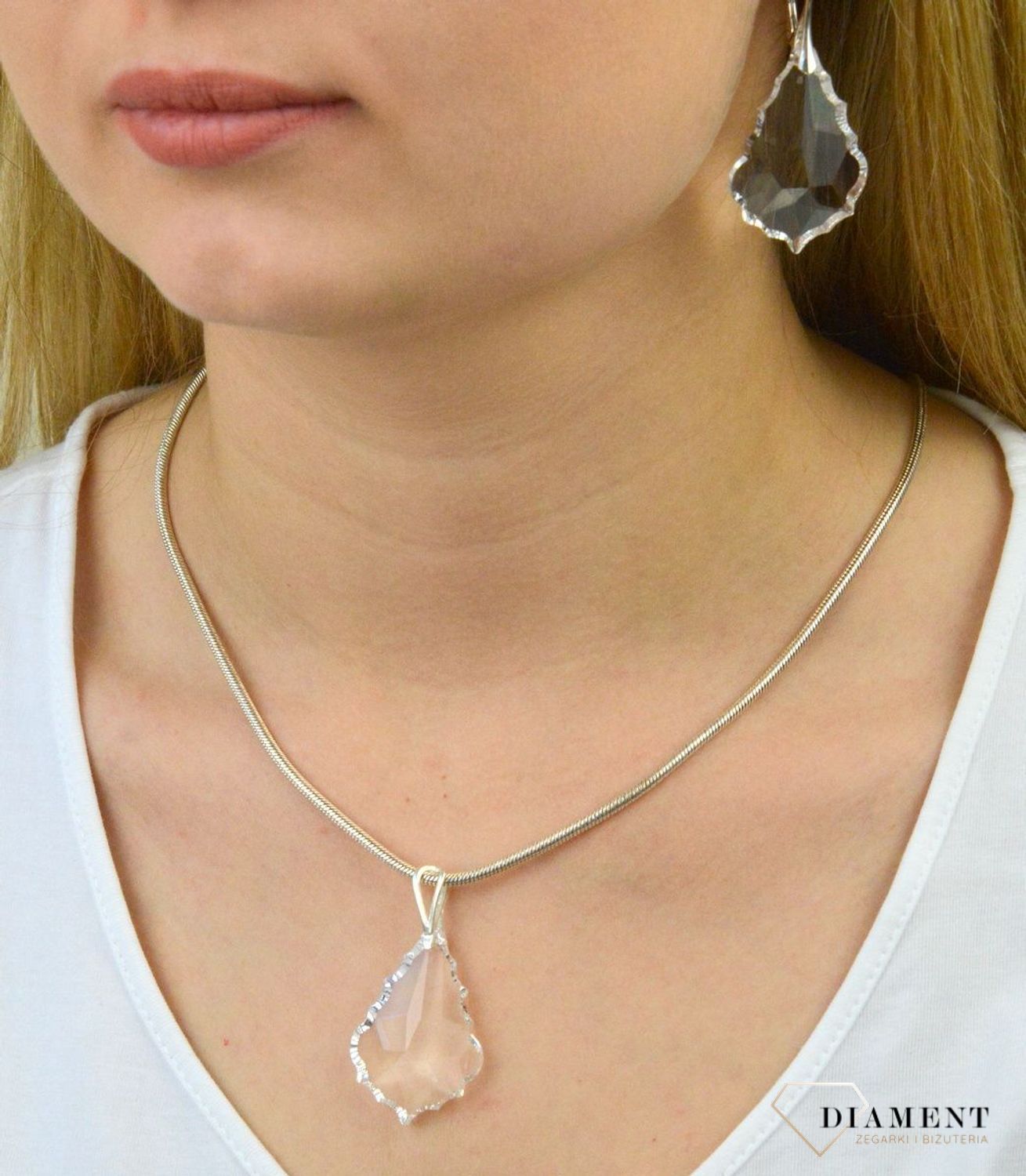 Kolczyki srebrne Kryształ Swarovskiego DIA-KLC-SWAROVSKI1-925. Kolczyki srebrne z kryształem. Kolczyki z kryształem Swarovskiego. Biżuteria Swarovskiego. Kolczyki wiszące. Kolczyki z zapięciem angielskim. I.jpg